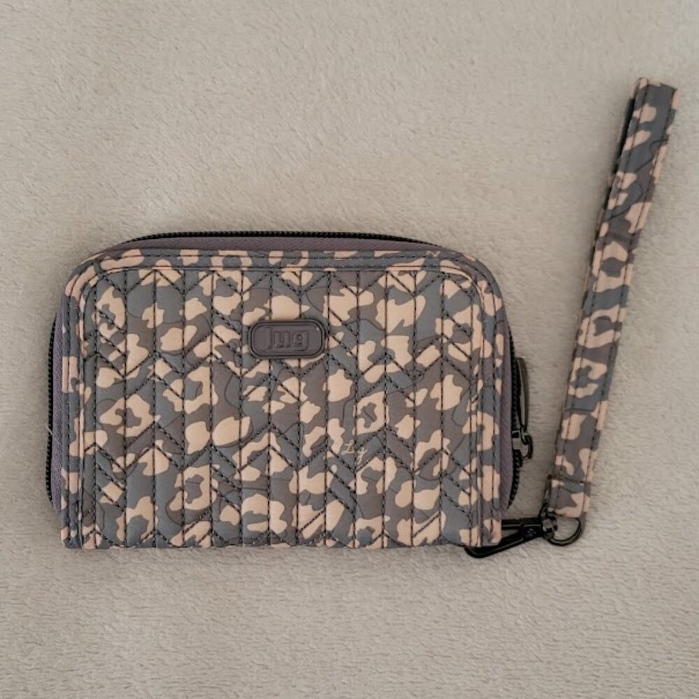 EUC Lug LEOPARD PEARL Rodeo Wristlet Wallet